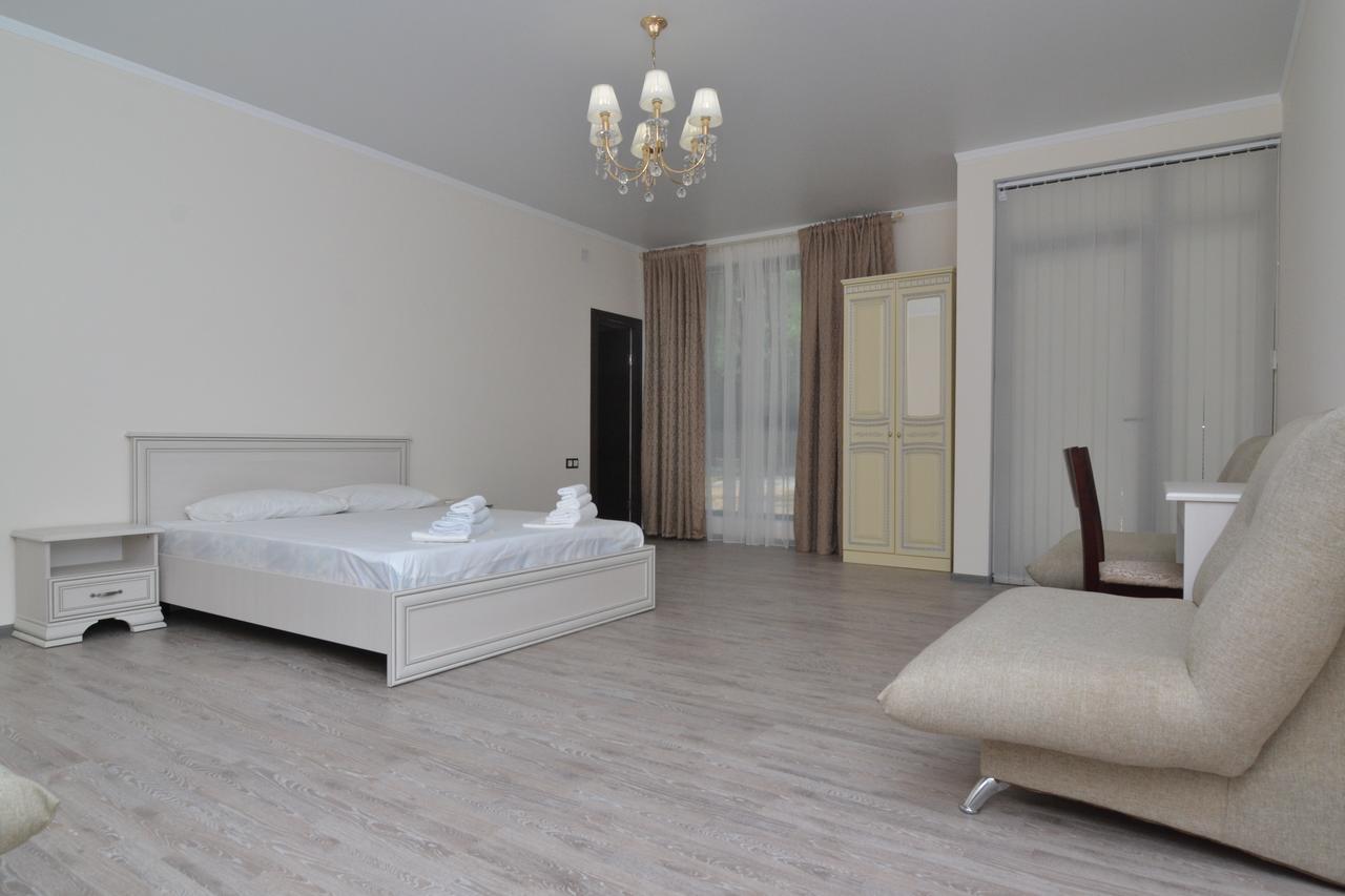 Hotel Apra Pitsoenda Buitenkant foto